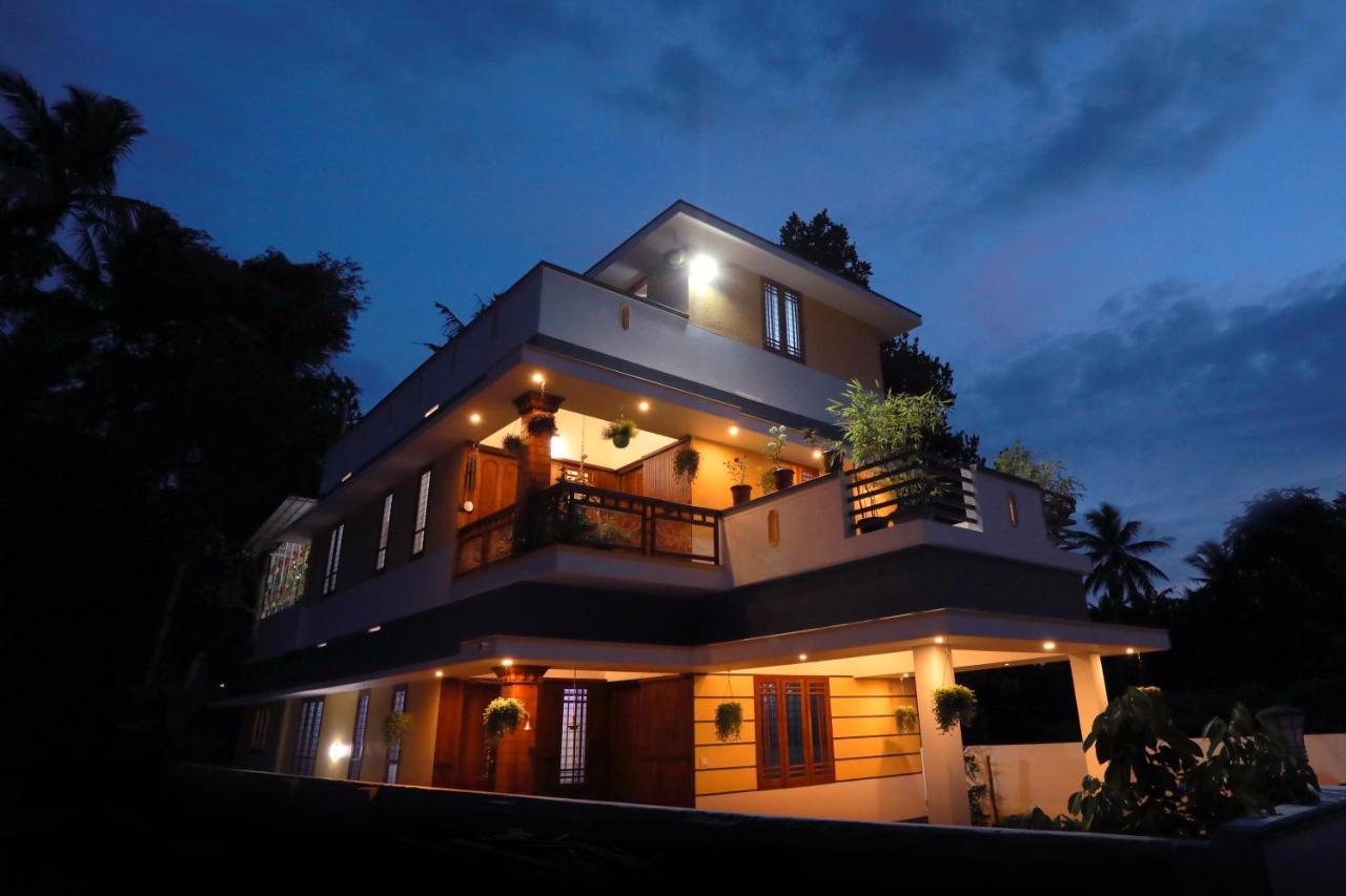 Oyster Marris Homestays 트리반드룸 외부 사진