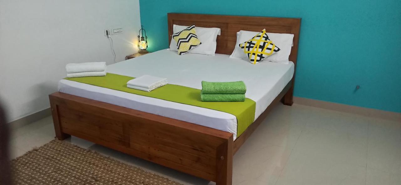 Oyster Marris Homestays 트리반드룸 외부 사진